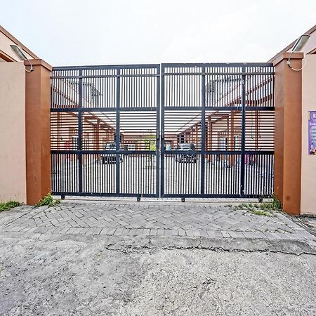 Oyo 92006 Kost Sejahtera Syariah Otel Sidoarjo Dış mekan fotoğraf
