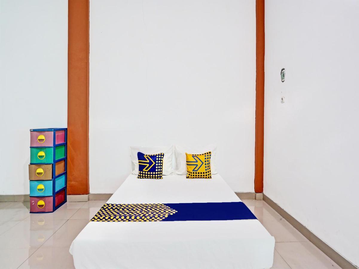Oyo 92006 Kost Sejahtera Syariah Otel Sidoarjo Dış mekan fotoğraf