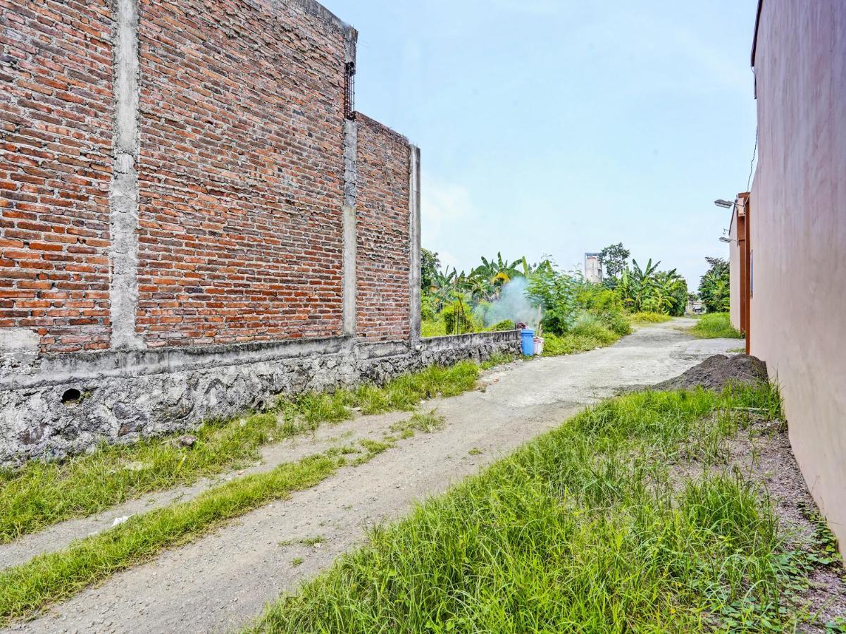 Oyo 92006 Kost Sejahtera Syariah Otel Sidoarjo Dış mekan fotoğraf