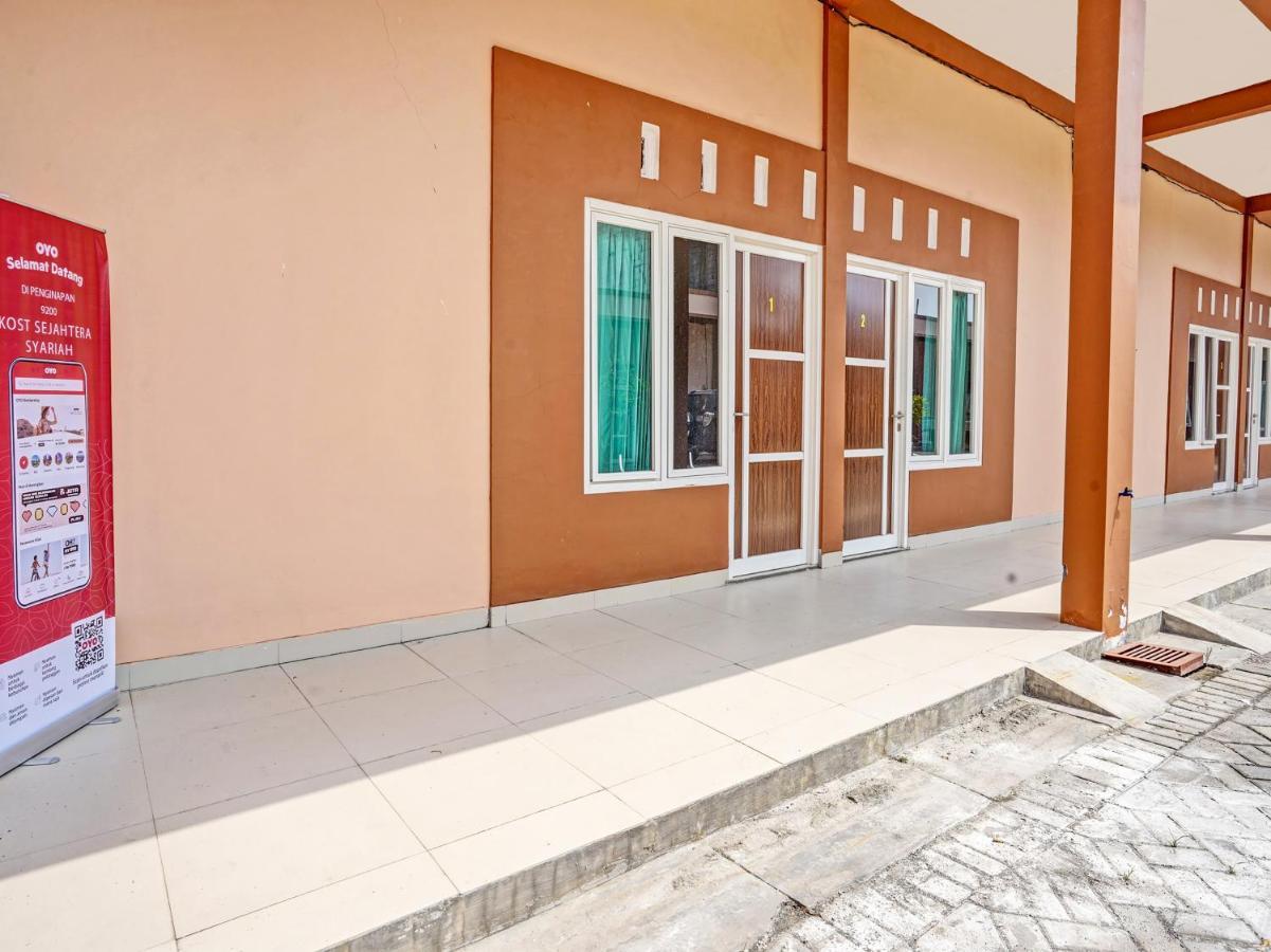 Oyo 92006 Kost Sejahtera Syariah Otel Sidoarjo Dış mekan fotoğraf