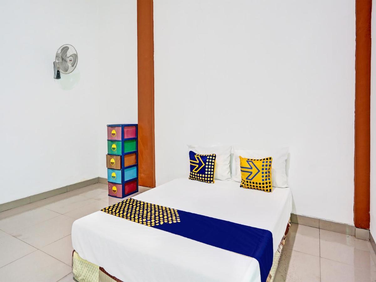 Oyo 92006 Kost Sejahtera Syariah Otel Sidoarjo Dış mekan fotoğraf