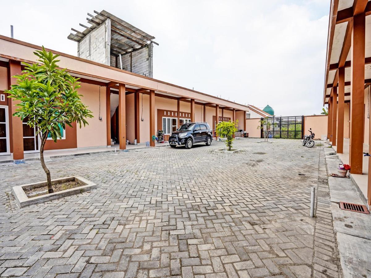 Oyo 92006 Kost Sejahtera Syariah Otel Sidoarjo Dış mekan fotoğraf