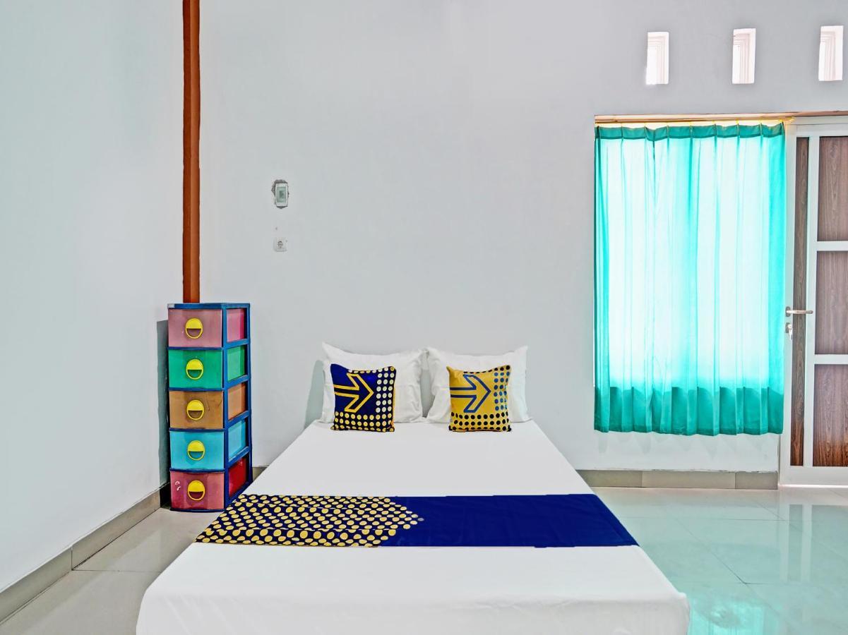 Oyo 92006 Kost Sejahtera Syariah Otel Sidoarjo Dış mekan fotoğraf
