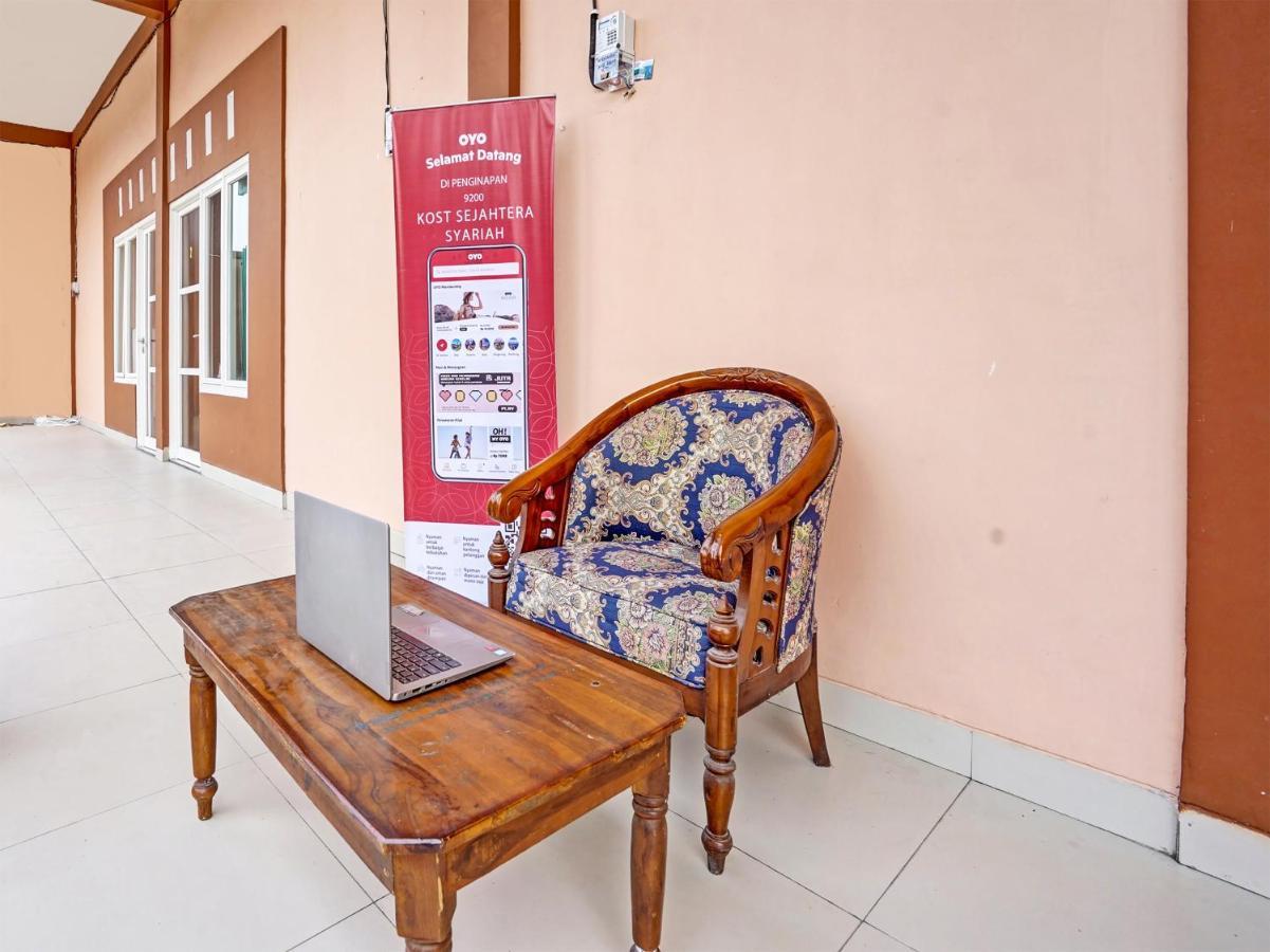 Oyo 92006 Kost Sejahtera Syariah Otel Sidoarjo Dış mekan fotoğraf