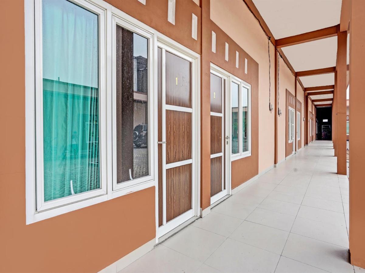 Oyo 92006 Kost Sejahtera Syariah Otel Sidoarjo Dış mekan fotoğraf
