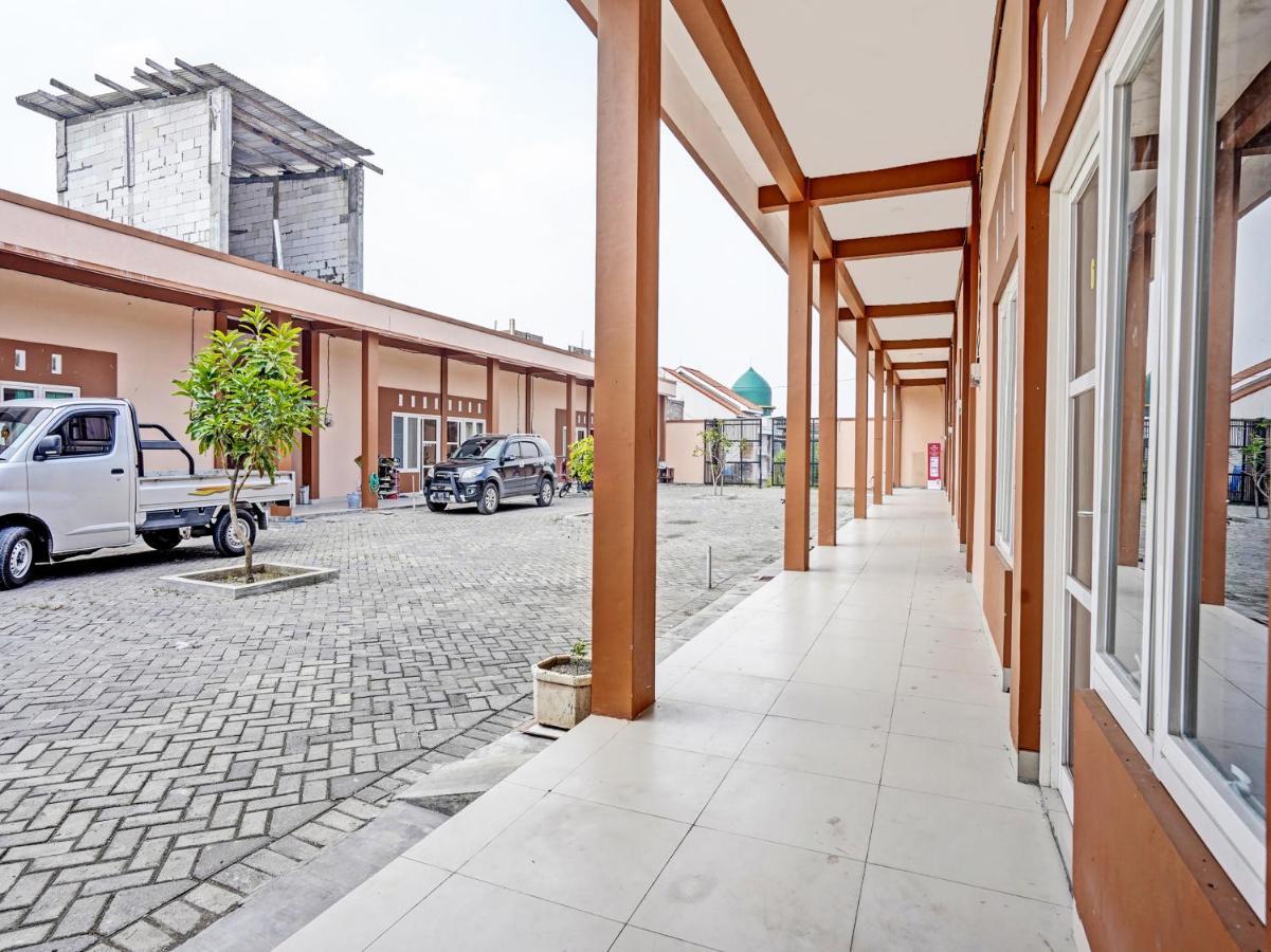 Oyo 92006 Kost Sejahtera Syariah Otel Sidoarjo Dış mekan fotoğraf